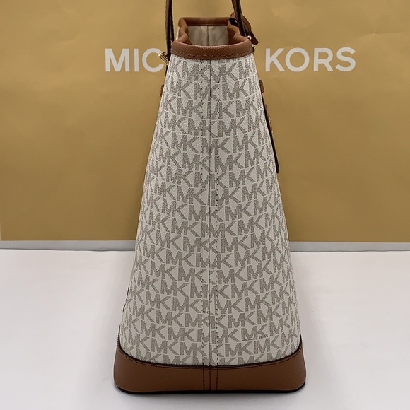 MICHAEL KORS TOP ZIP LARGE SHOULDER TOTE VANILLA COLOR NWT - Picture 3 of 16